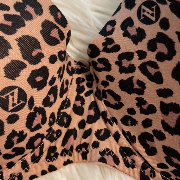 Adrianne Vittadini Bra size 38D excellent condition cheetah design - Picture 11 of 12